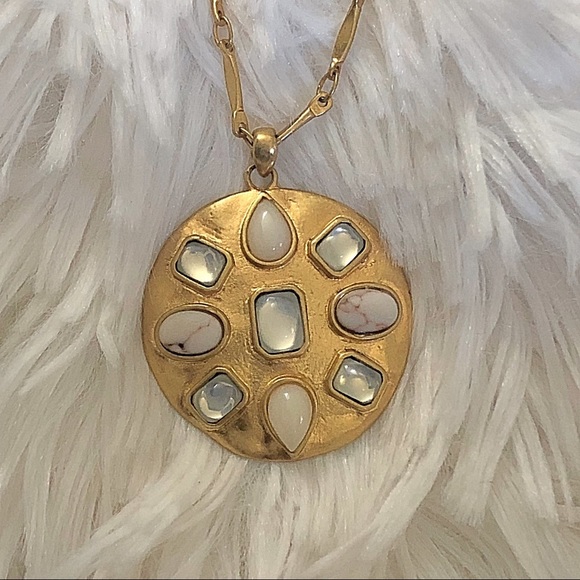 STELLA & DOT gold tone pendant necklace - Picture 1 of 4